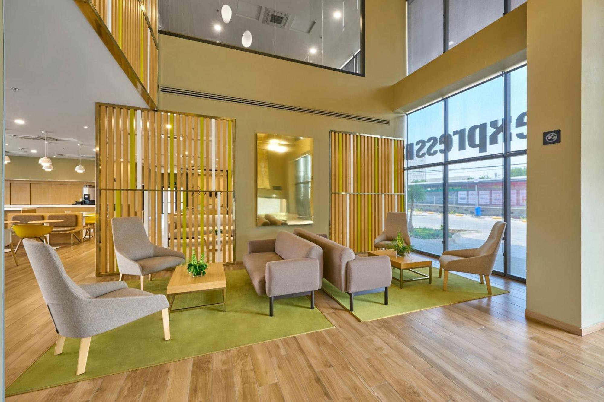 City Express Plus By Marriott Tampico Exterior photo